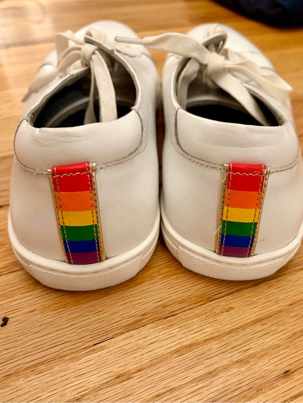 Kenneth Cole Men’s White Leather Rainbow Heel Sneakers Size 9.5 pride edition
